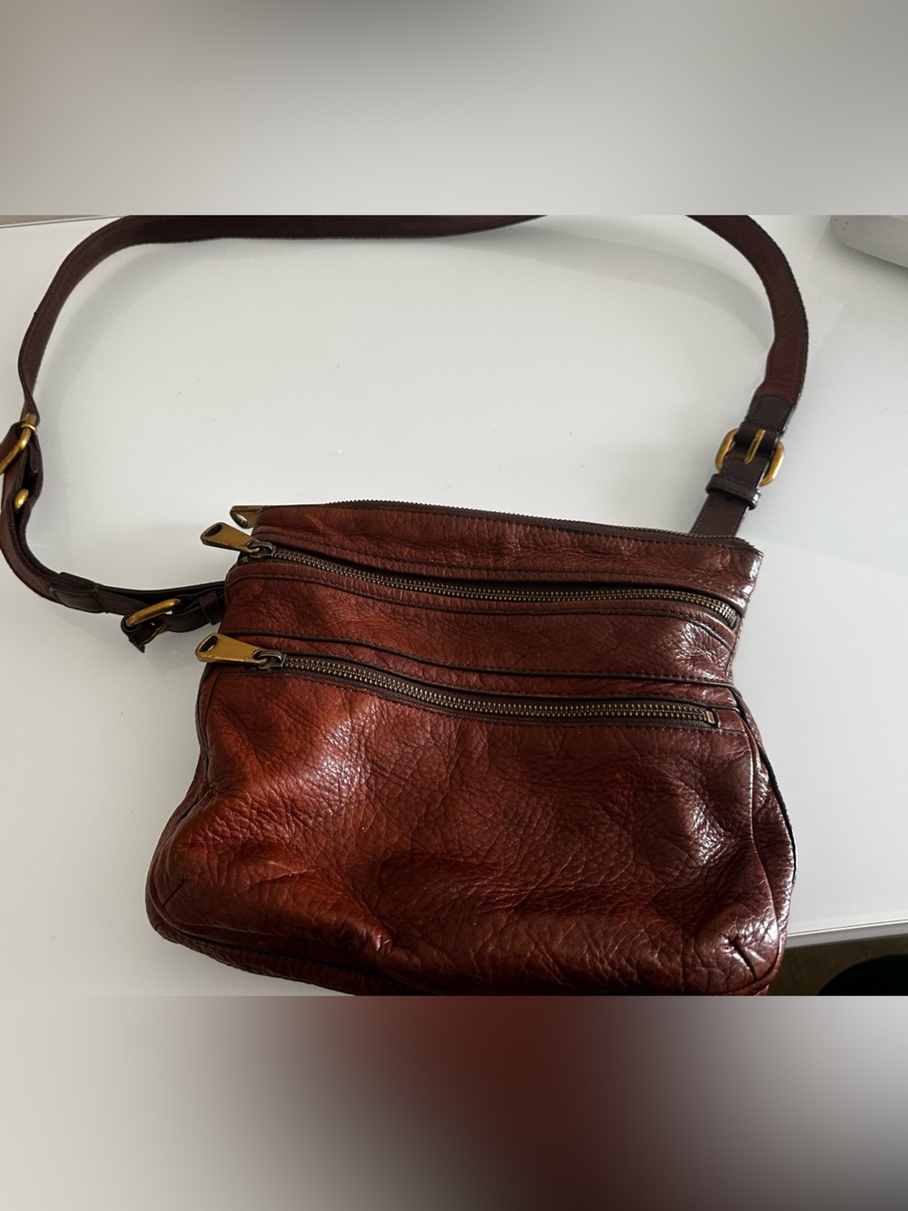 Fossil Brown/Burgandy Leather Crossbody Bag with Front Zip Pockets - Picture 4 of 12